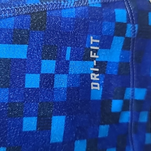 Nike Pro dri-fit hoodie - Picture 6 of 9